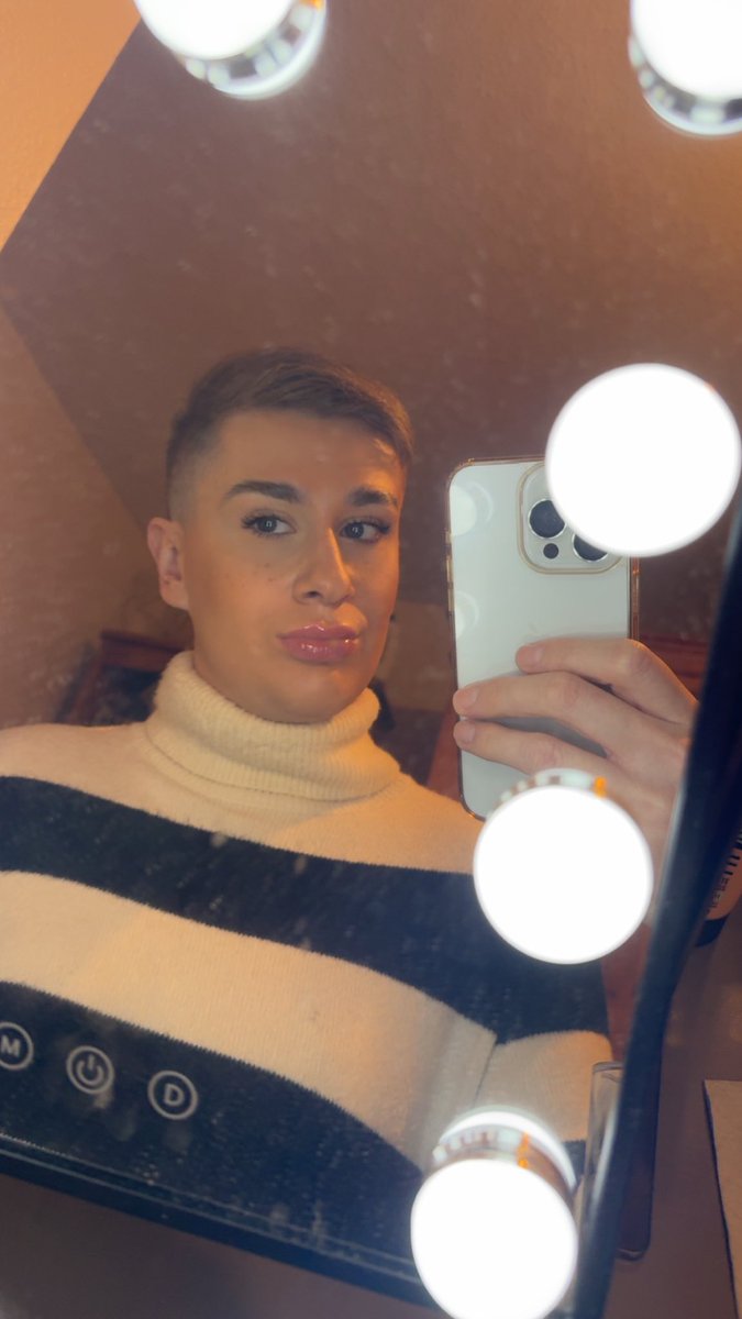 PeterMaplethor2's tweet photo. Me &amp; @caitlouisex looking for spoons pigs to send later. Foot pics/vids, Cash transfer &amp; cash meets also can do within Doncaster area. Any subs willing to be drained???💸💸🤑 

#cashmeet #findom #paypig #gay #findomgay #spoonspig #cuck #spoonssend #session #doncaster https://t.co/eRD38iVwaX