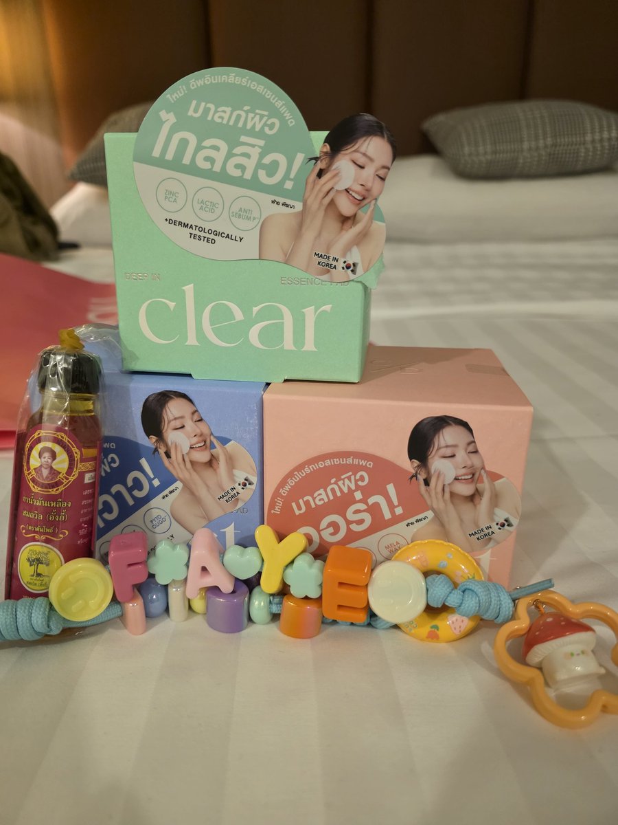 We visited the Cathy Doll pop-up store at BTS Siam. The staff there told us that the Essence Pad is their best-selling item, and the cashier even asked if we were Faye’s fans. So proud of our presenter Faye 💛🌻

#FayePeraya 
#ฝ้ายพีรญา