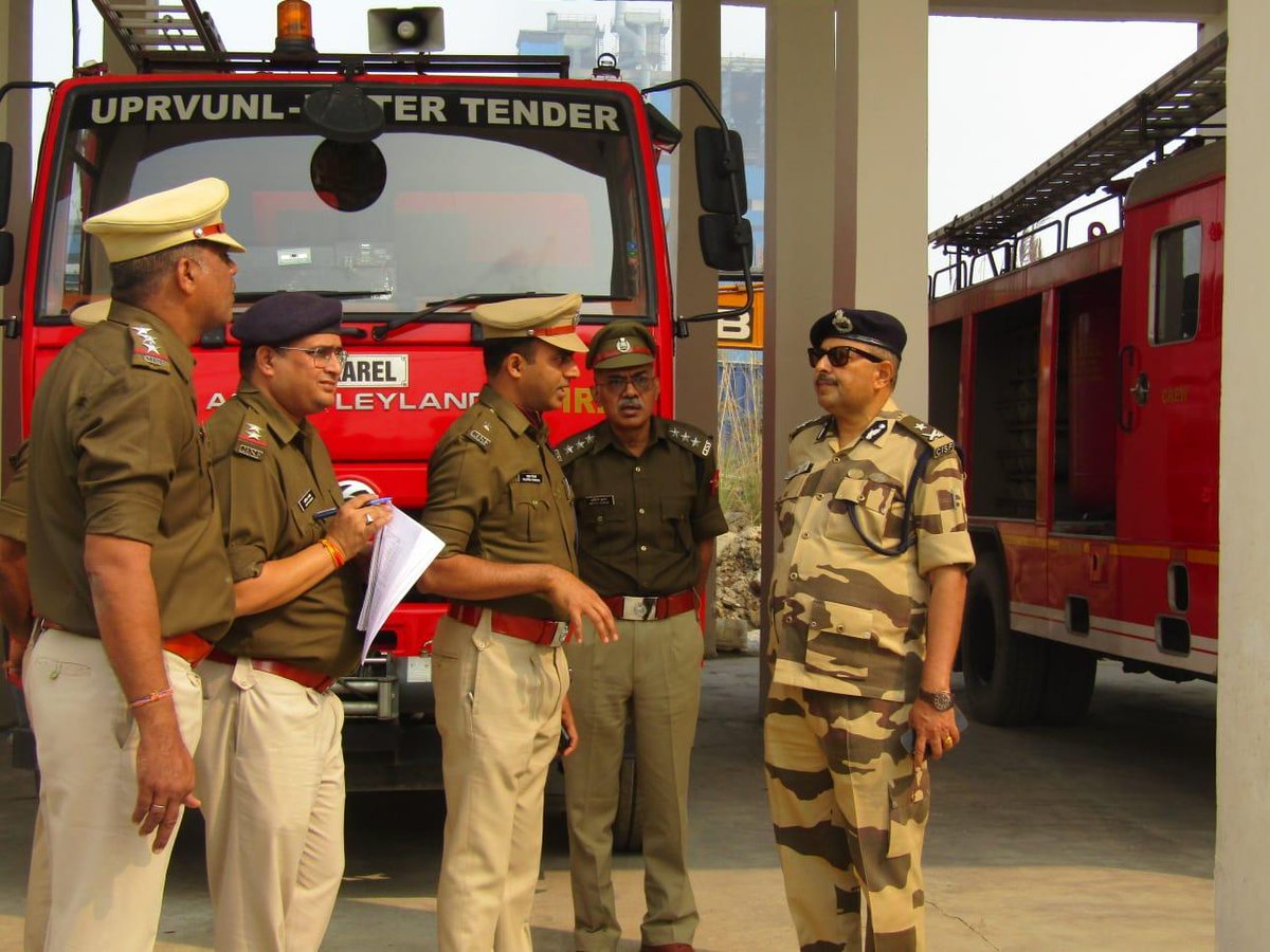 CISFEast's tweet image. Shri Deepak Verma, IG CISF Eastern Sector, recently visited CISF Unit PTPS Panki to review operational readiness, security measures, and welfare arrangements, reinforcing the commitment to efficiency and preparedness.
#CISF @CISFHQrs