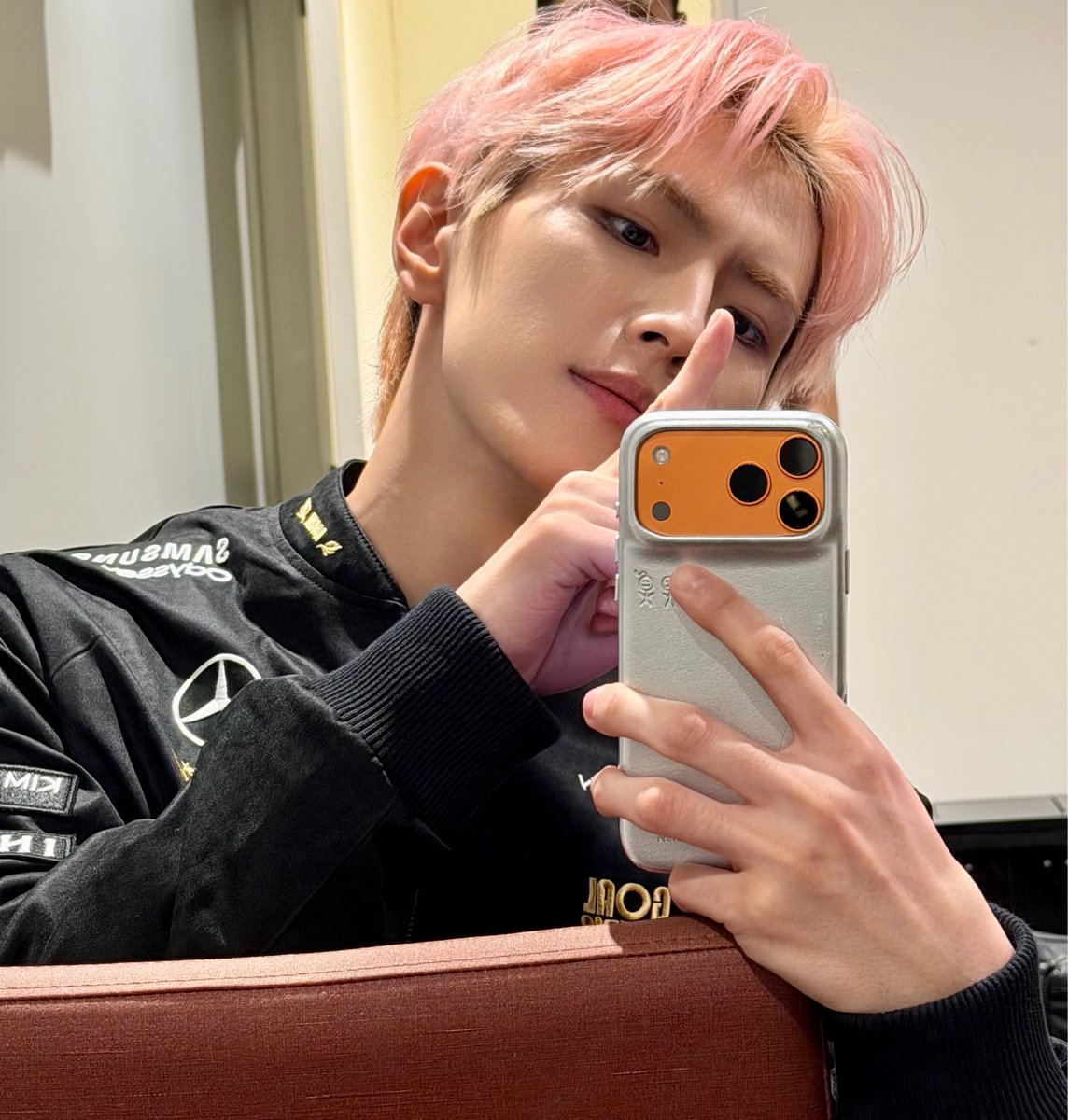 02YH17's tweet image. 🦌 [photo]
🦌 [photo]
🦌 [photo]
🦌 wearing this outfit today
🦌 when getting out of the car
🦌 i felt like i became T1
🦌 ㅋㅋㅋ

yonghee is so silly this fanboy 😆🤍

#YONGHEE #용희 #CIX #씨아이엑스