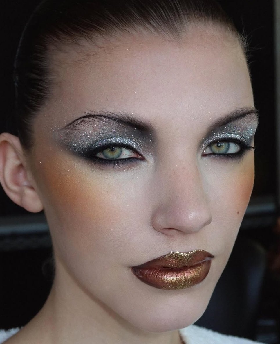 LaModeUnknown's tweet image. Thinking of ✨️drawing inspiration✨️ from one of these MAKEUP looks by Sophia Sinot.🪡