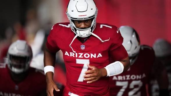 ganggritsports's tweet photo. 🚨🚨 #FFBALL UPDATE!! 🎙️
W12
The @Broncos are on Bye, so I’m reaching 👀 😁
In Redraft:
I’m starting Brissett over Caleb
Arizona loses, Jacoby points… Beats win, Williams skunks 🦨
Woody has already played & I have Monangai active because I have no one else… plus w that @ChicagoBears O, Kyle could vulture a couple of 6s
I also have Burden out of necessity w Brian Thomas out. The way Thomas has been pointing I might be better off.
My opponent has Lamar & JT, so…
My win est is 28% - probably apt
In Legacy Dynasty (SF):
Starting Jacoby & Caleb 😳 over Bryce. Very tempted to sub Bryce in for Caleb, but I’ll be watching the Bears game 😁, yea that made my start/sit decision for me ✨
#EhJustTreVBeingTreV is rolling for me ⚡️
I WANT to roll the dice w Pearsall at Flex, but I trust Jakobi Meyers a little more. Doubs was another option.
This is a two TE league (yea, my genius 🤓) & I picked up @Lions Brock Wright to pair with Loveland over Jonnu who has truly disappointed me.
My opponent has already lived through the Josh Allen/Nico Collins #FantasyFailure on TNF, his most notable YTPs are both Walker/Charbonnet & Trevor at SF.
My win est 67% - I feel pretty good about this one
For Roulette Dynasty (SF w IDPs):
Rolling w Caleb & Jacoby over Trevor
Other than that @TreVeyonH4 is my most notable YTP & here’s hoping he (& WE 🙏❤️) is rewarded for his recent stellar play as previously mentioned I have him rolling in #Legacy as well.
My opponent is riding Baker & Saquon.
My win est 42% - I’m very hopeful here. There’s no guarantee Barkley is going off every week in ‘25 & the Rams’ pass rush is going to harsh Mayfield’s vibe 😎
The #FFBNinja 🥷 doesn’t have a lot of smoke & mirrors available in W12 😂
@tippmajor
@FieldYates
@ESPNFantasy
@SleeperHQ
@FantasyPros
@FunFootballPod
@MichaelRippe
@miles_commodore
@MatthewBerryTMR