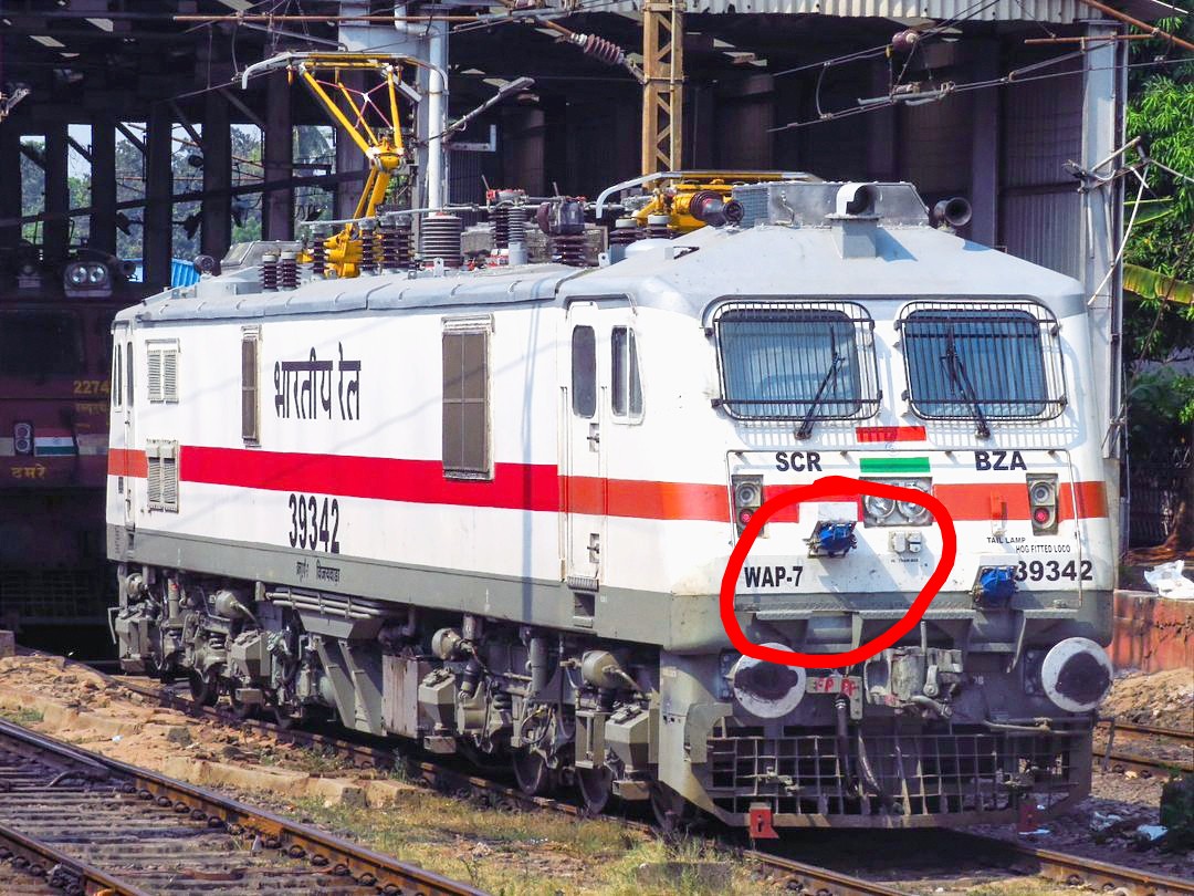 prakharsingh551's tweet image. WAP 7 with HOG And Without HOG .

HOG (Head-on Generation).
How it works: 
Power is drawn from the overhead power lines, converted inside the locomotive to the correct voltage for the coaches, and then sent to the rest of the train.

Benefits:
 This system is more…