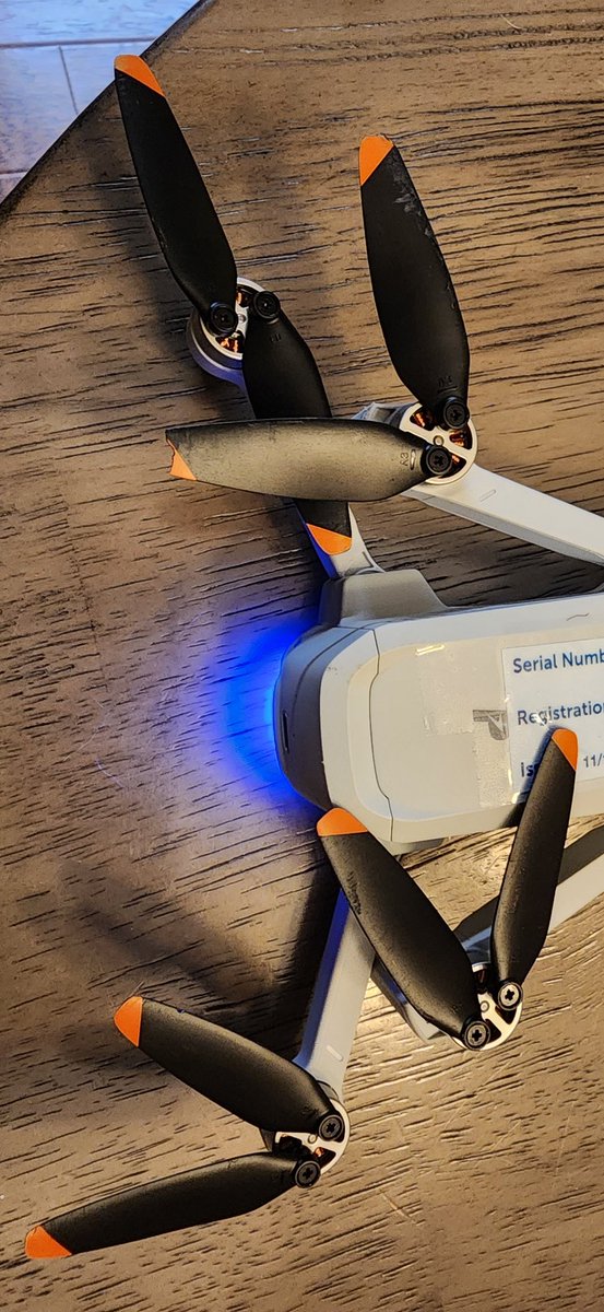 RealHiView's tweet image. First major crash. Not so bad

Replacing the drone propeller wings was as easy as unscrew, new one screwed in

I was practicing super-tight turns during a video flow outdoors and the wind gusted just enough to knock it into the wall

In a house, no problem

@potensicdrones ATOM 2