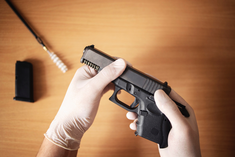 UKAFNP's tweet image. Forensic Friday Fact 🧬
Finding gunshot residue can help link a suspect to a firearm discharge, a victim, or a specific scene. It provides valuable investigative leads but must be interpreted alongside other forensic evidence.
#ForensicFact #ForensicScience #PoliceCustody #SARC