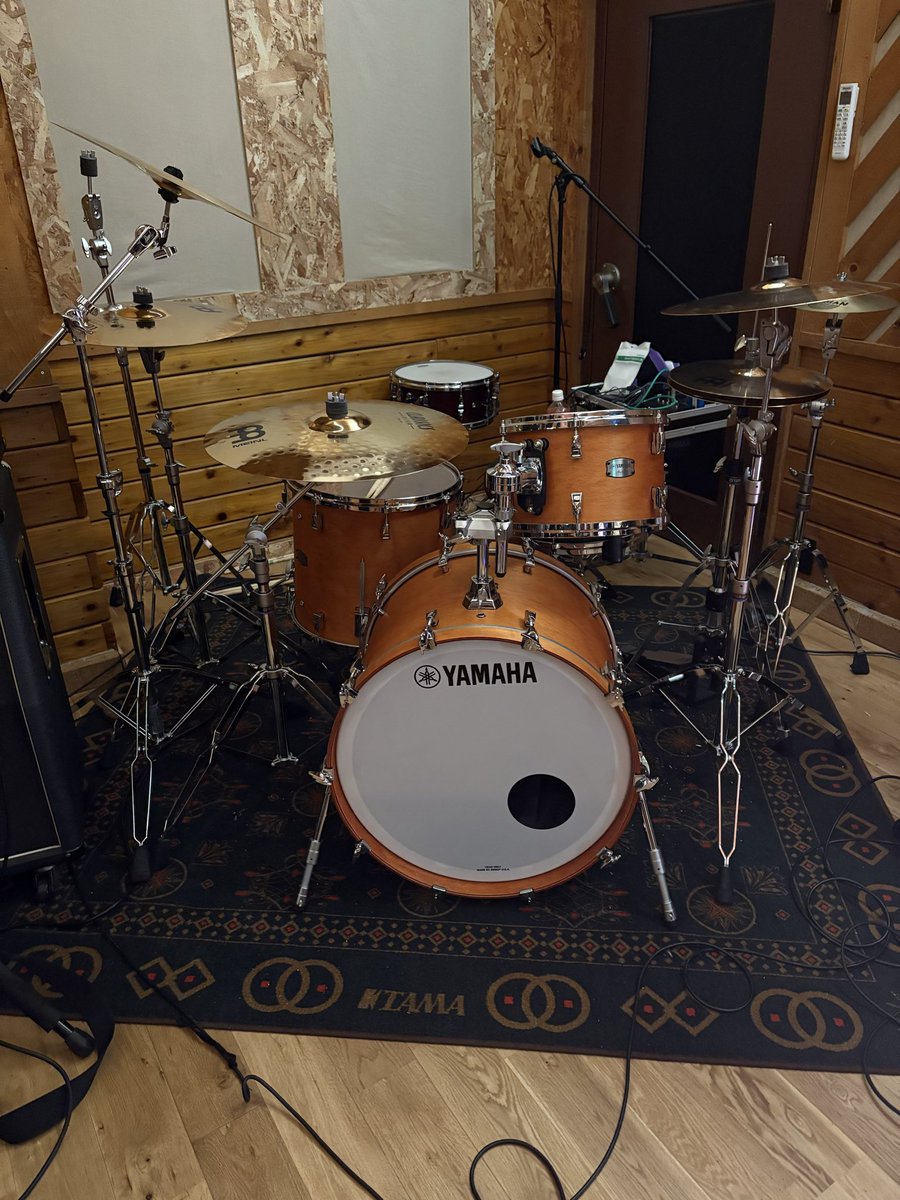 幡ヶ谷offbeats studio終了しました。
ライブを観てくれた皆さん、誘ってくれたFoxtrotとタナカカズマ氏ならびに関係者の皆様ありがとうございました！久しぶりの再会があったり峯岸の成長が見れたり楽しい1日となりました！素敵なスタジオだったのでまた遊びに行きたいです。
#theflorist