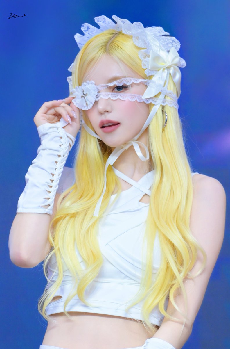 YejiBrasil's tweet image. yeji parecendo que saiu diretamente de um anime