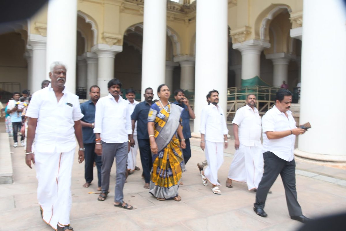 PremallathaDmdk's tweet image. பழமையும் புனிதமும் கலந்த ,திருமலை நாயக்கர் மஹால்
மதுரை வந்தால் இங்கு வராமல் போகவே முடியாது! 

#madhurai #premalathavijayakanth #dmdk