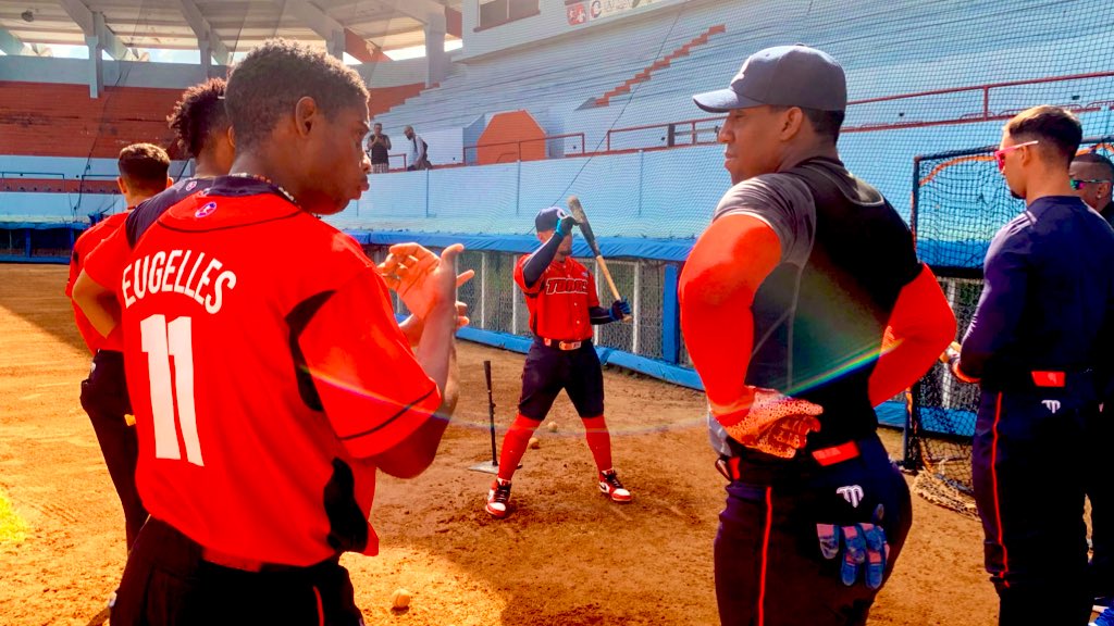 ¿Quiénes son los del colectivo que más batea? 🤔

Pues hoy vamos a romper la cadena de innings sin carreras 😏

#VamosToros