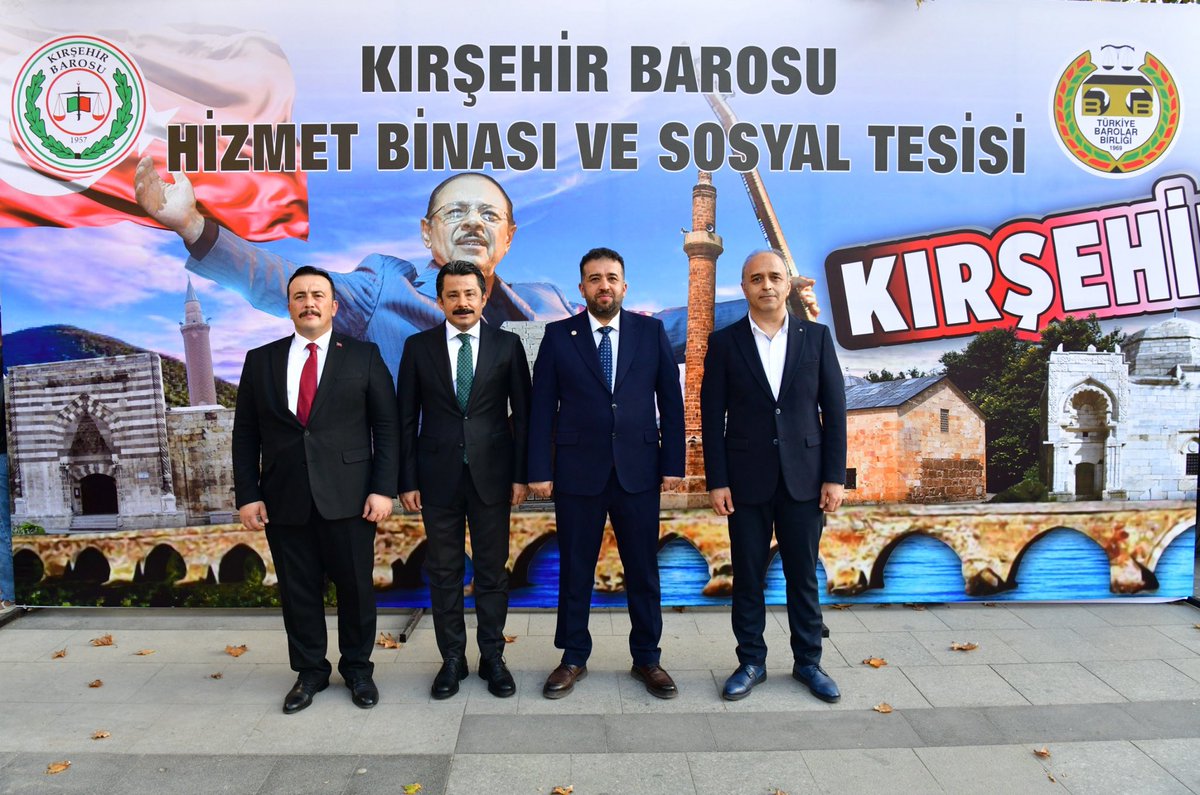 DemiryurekSefa's tweet image. ✅Kırşehir Barosu Hizmet Binası ve Sosyal Tesislerinin açılışını gerçekleştirdik.

✅Kırşehir Baro Başkanı Sn. Av. İsa Dağıstan başta olmak üzere tesislerin açılışında emeği geçenlere teşekkür ediyorum.

✅Hizmet binasının şehrimize ve tüm hukuk camiamıza hayırlı olmasını…
