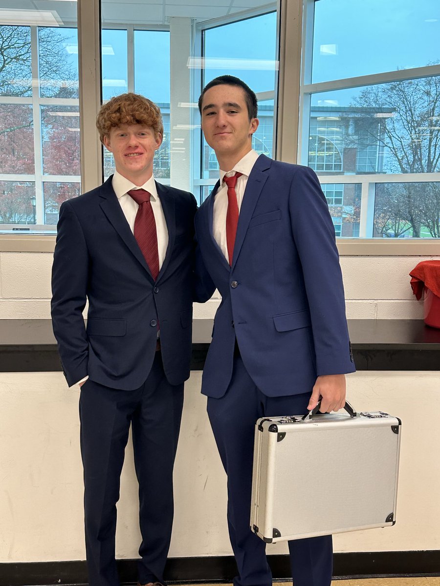HistoryOperator's tweet photo. The @BBPSchools Debate Team began its tournament season. Yesterday, we competed at the LIFA debate tournament at Schreiber HS. They debated “Resolved: The United States federal government should require technology companies to provide lawful access to encrypted communications.” https://t.co/1mqGYFYxGU