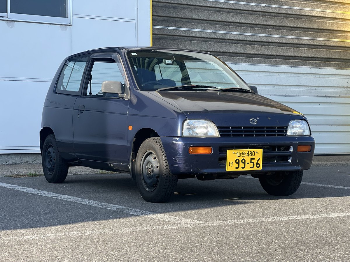 akisuke0409gg's tweet photo. HD11V乗ってくれる人いませんか？
外装:年式相応、おばあちゃんの歴戦の傷あり
内装:きれい
下回り:めっちゃいい
エンジン:オイルパン滲み、タペット音
走行8万キロ
マフラーのリアタイコ大穴空いてる

青森↔︎仙台を何回も往復してるので走行は問題ないかとおもいますー https://t.co/SYAJBTkZYJ
