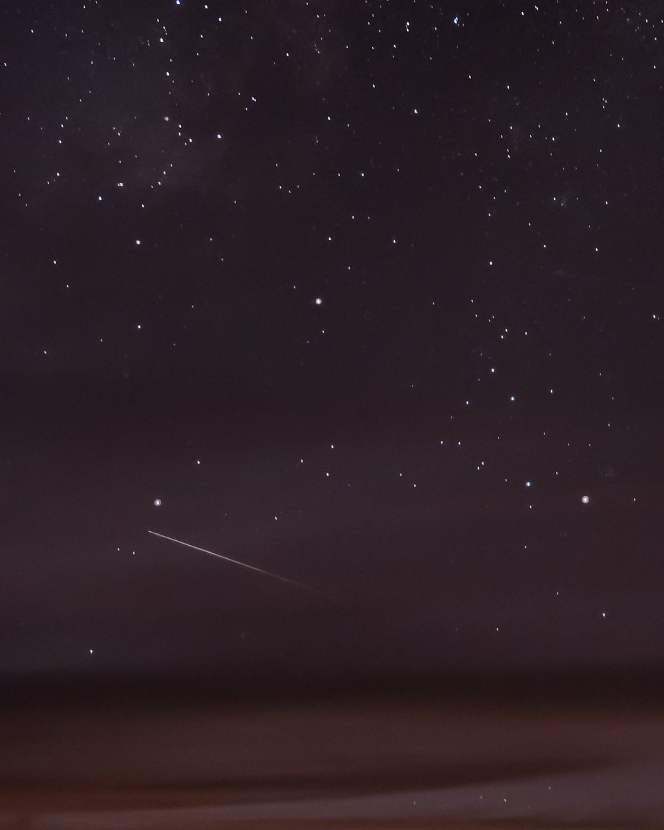 غروب ، شهاب ، نجوم 

Sunset, shooting star