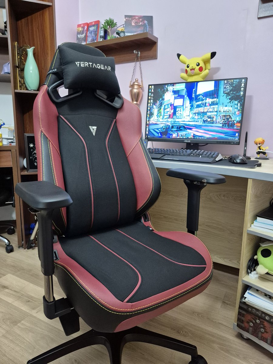 داشتین میگفتین بلک فرایدی تو ایران واقعی نیست
من اینو با ۳۰ درصد تخفیف، ۱۲ تومن از قیمت اصلی‌ش کمتر گرفتم
یه صندلی ۴۵۰ دلاری رو با ۲۹ تومن گرفتم
البته نمیدونم قضیه‌ش چیه چون هم تک‌سیرو و هم اگزو گیم این برند رو صندلی‌های مختلف‌شو همینقدر تخفیف زدن