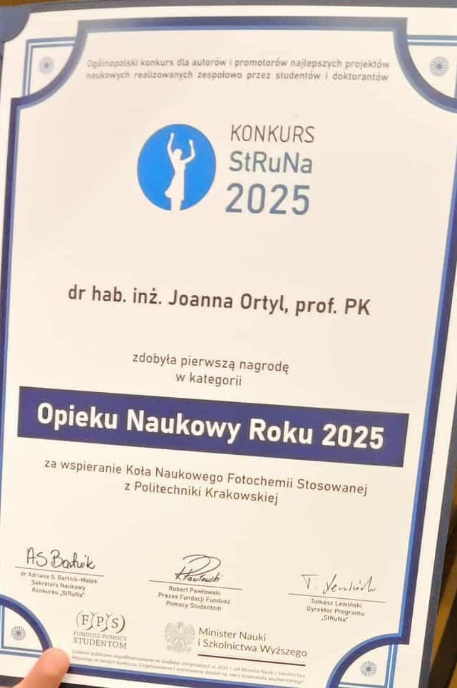 Last night was particularly exciting—thanks to the nomination from #OrtylPhotoLab students,I reached the final of the #STRUNA competition in the "Scientific Supervisor" category and won.Thank you for your support!we are building a beautiful #OrtylPhotoLab community <a href="/MNiSW_GOV__PL/">Ministerstwo Nauki i Szkolnictwa Wyższego</a>