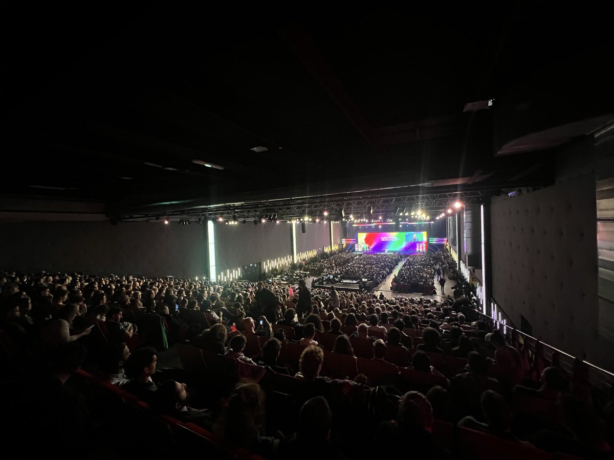 lunionpopulaire's tweet image. 🟣 Ici est la force de la gauche.

La @FranceInsoumise sera présente dans plus de 500 communes, dans la totalité des villes de plus de 100 000 habitants, dans plus de 80 % des communes de plus de 30 000 habitants, jusque dans les plus petits villages.

#ConventionMunicipalesLFI