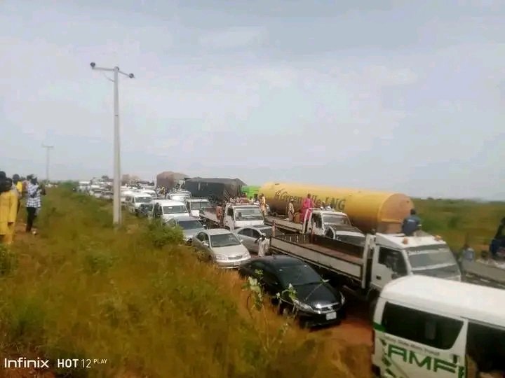 Engr_imran_mk's tweet image. Security alert: To our travellers on the Funtua Gusau Sokoto road, may Almighty Allah protect you from the harm of these dangerous criminals.
#SecurityAlert #StaySafe #PrayForNigeria #ProtectOurPeople #PeaceAndSafety #NorthernNigeria