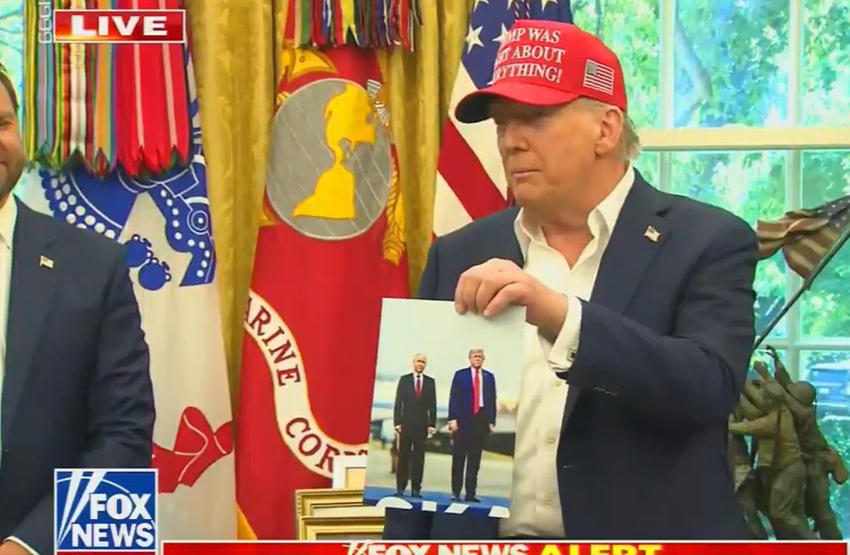 Microinteracti1's tweet image. In political circles across Ukraine, Europe and Asia, a quiet consensus is forming: President Trump has lost control of his own coalition. The sense on the inside is that he has not only lost the MAGA base, he has alienated mainstream Republicans, donors and the international…