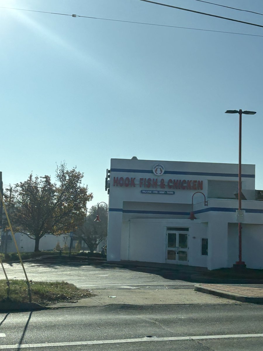 ernsttp's tweet image. *wet fart noise