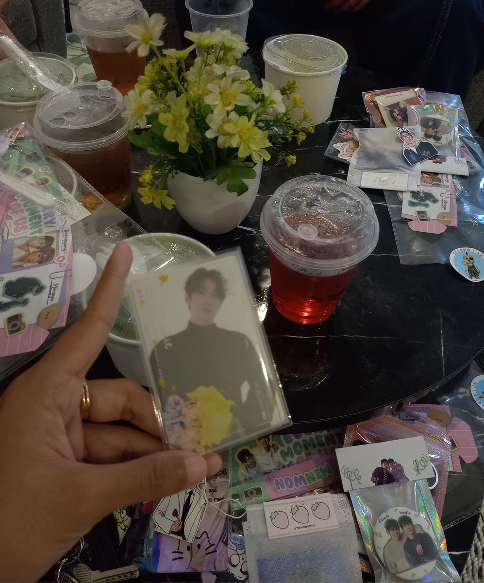 charmingyu97's tweet image. happy sekali buat hari ini, terima kasiii kakak kakak💚💜

@SebongIAm @sinomanmw