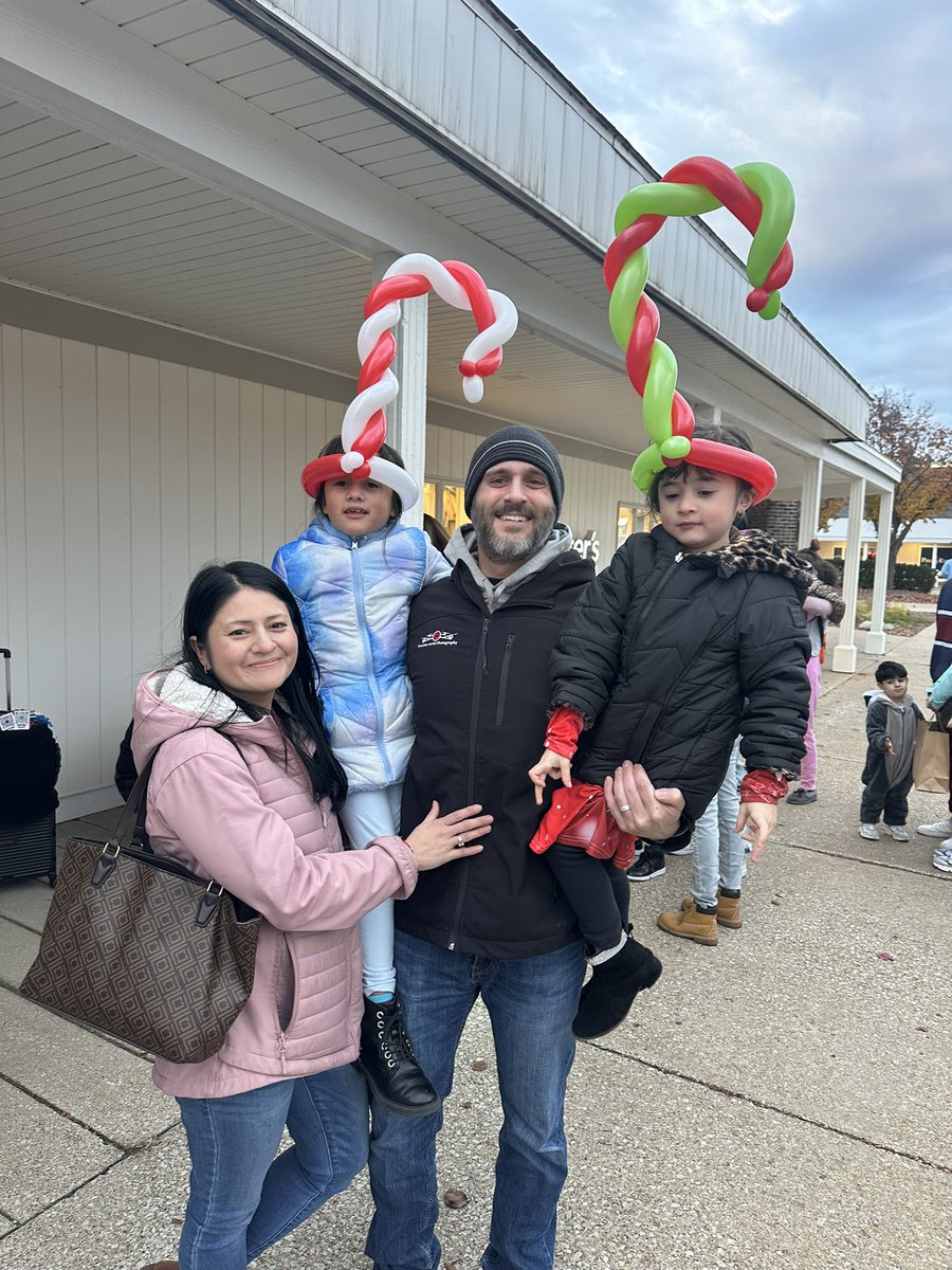 WHFBRADIO's tweet photo. TEAM WHFB with Santa at the Lighthouse Place Premium Outlets. Family fun, Tree Lighting and so much more #wims #whfb https://t.co/oBj3JJwsBZ