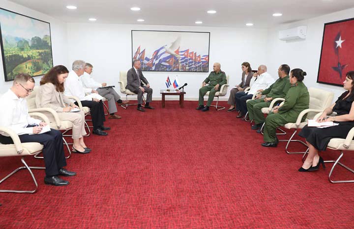 RP_OndaAlegria's tweet image. 🇨🇺🇷🇺| #Cuba y San Petersburgo #Rusia afianzan lazos de cooperación

ℹ️ Ampliamos la información en el sitio web de #RadioProgreso #LaOndaDeLaAlegría 👇🔗 radioprogreso.icrt.cu/cuba-y-san-pet…

#cooperacion #RadioCubana #SonidoParaVer #Noticias #Actualidad