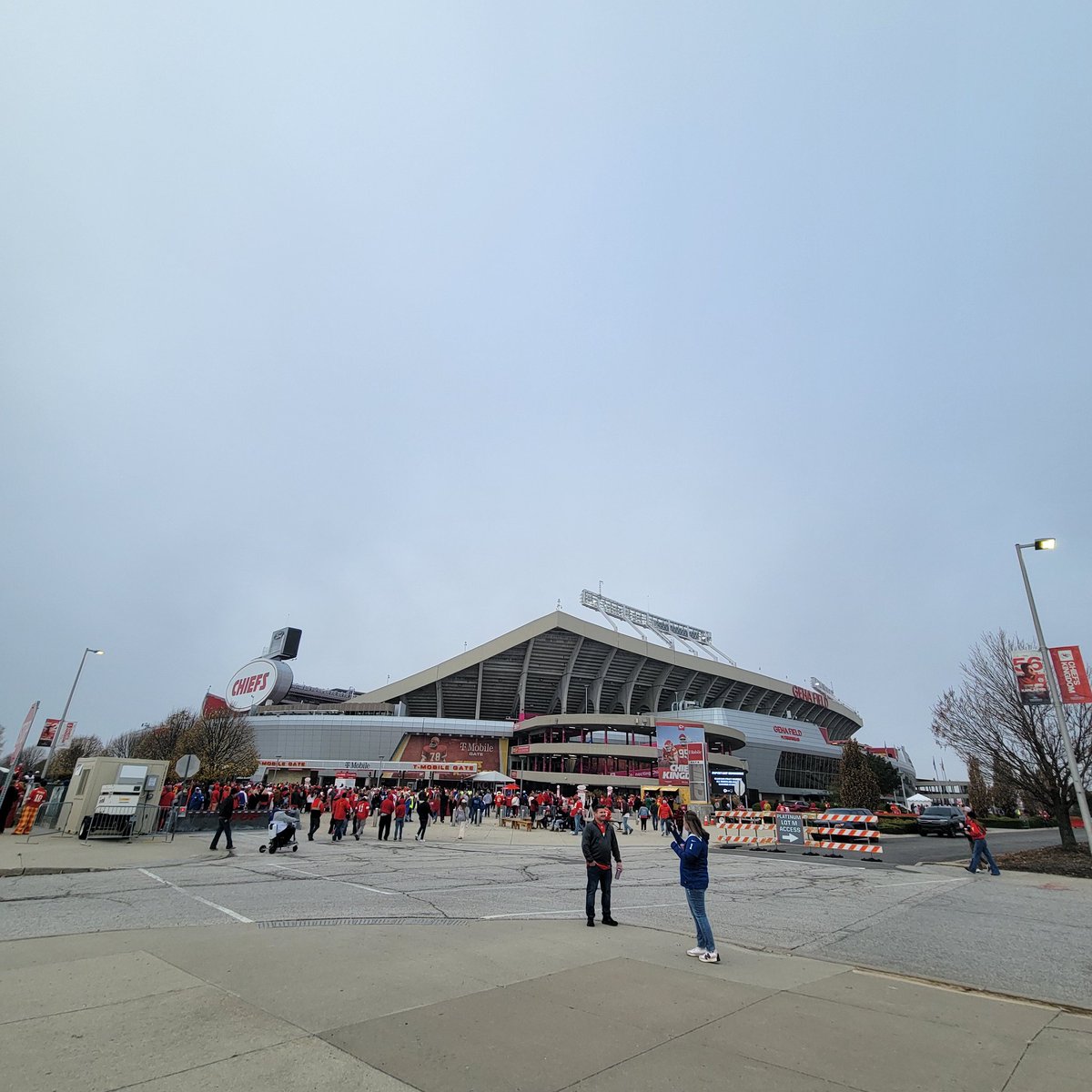 yes_hi_hello_'s tweet image. We out here!!🐎
#INDvKC #ForTheShoe #Colts #ColtsNation