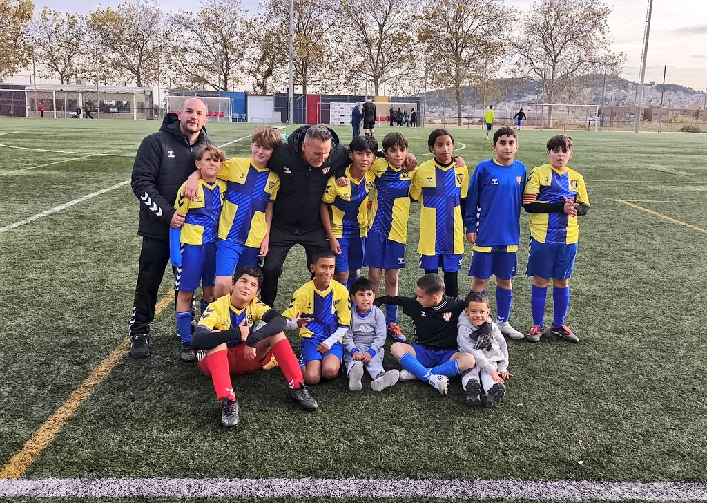 SomMariners's tweet image. El 𝐒𝟏𝟐 𝐀 es retroba amb la victòria! 🥳 

Triomf davant el Barcelona Dragons (0-+10) i mantenim al bloc capdavanter de la classificació. Aquest és el camí!

Som-hi, mariners! ⚓

#SomMariners 🔴⚪ #Barceloneta