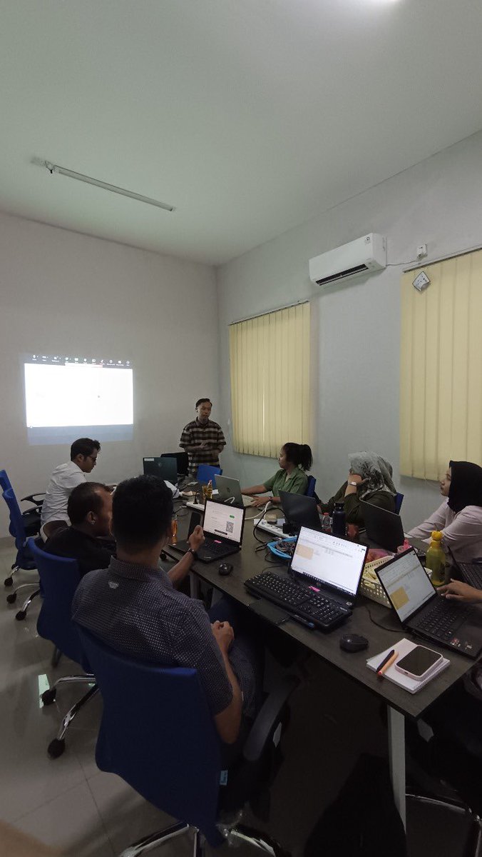 remarkabl3's tweet image. Hi, ur Data Analyst bf is here 😋💻

It&apos;s a boring job for a man Isn&apos;t it? hahahaha

p.s the data used are dummies since I&apos;ve signed an NDA