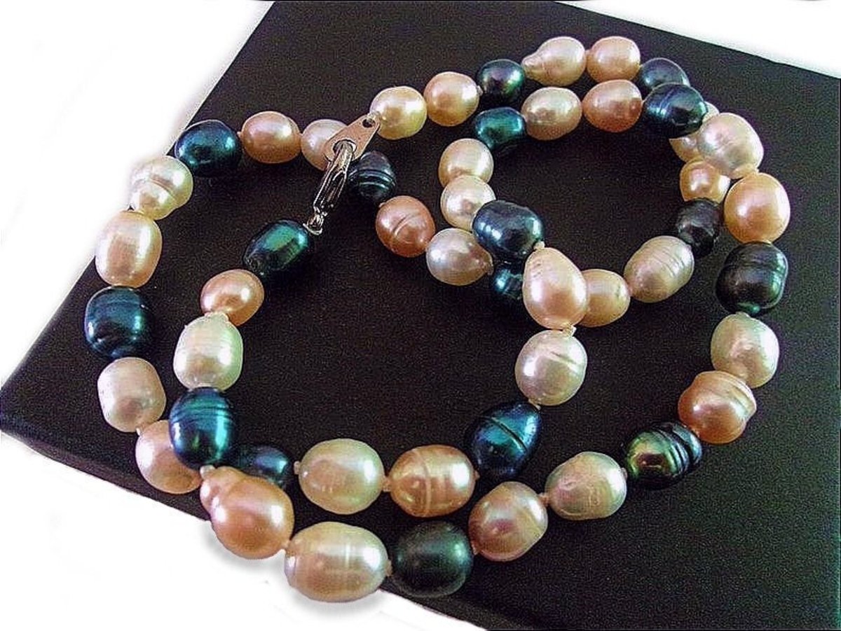 renaissancefai's tweet photo. Freshwater Vintage Baroque Pearl Necklace, Multi Colors 18", Hand Knotted, Single Strand
https://t.co/m3xrD5fp3b?
#necklace #pearl #baroquepearl #freshwaterPearls #anitaStern #darkblue #peach #white #bridal #wedding #vintage #handKnotted #multicolor #singleStrand #ThisandThat https://t.co/FEovh5JqKA