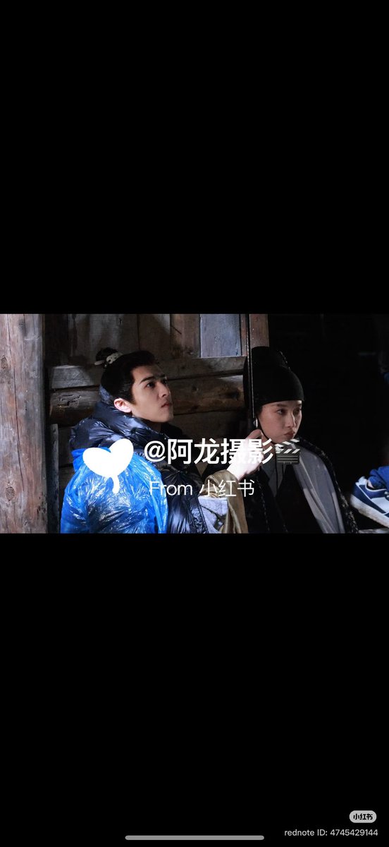 aeuhu1's tweet image. ติงอูลู่อิงกางร่มเดียวกัน ☺️  แต่ติงอูฮีเอามีดจ่อคอลู่อิงทำไมนะ  

  #AMingDynastyAdventure  #明月录