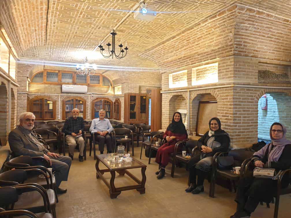 iranicomosorg's tweet photo. اولین جلسۀ مشترک کمیتۀ معماری دست‌کند (ایکتا) و هیئت رئیسۀ ایکوموس ایران
https://t.co/d5lKcAMYvk https://t.co/MIBnlxwcBH