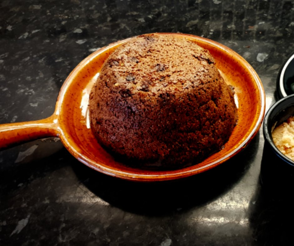 If you were inspired by the #StirUpSunday Christmas cake, here's a genuine WW1 Christmas pudding recipe from Royal Botanic Gardens Kew to go with it, for a really traditional Christmas! kew.org/read-and-watch…