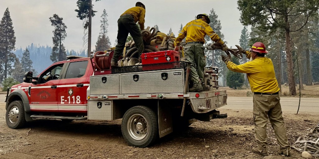DOIWildlandFire's tweet photo. This Thanksgiving, we’re grateful for our amazing interagency partners. Wildfires know no boundaries—our seamless teamwork is key to rapid, safe, & effective response. Thank you, state, local, Tribal & federal colleagues, for protecting our communities & landscapes together! 

#StrongerTogether #ItTakesAllofUs
