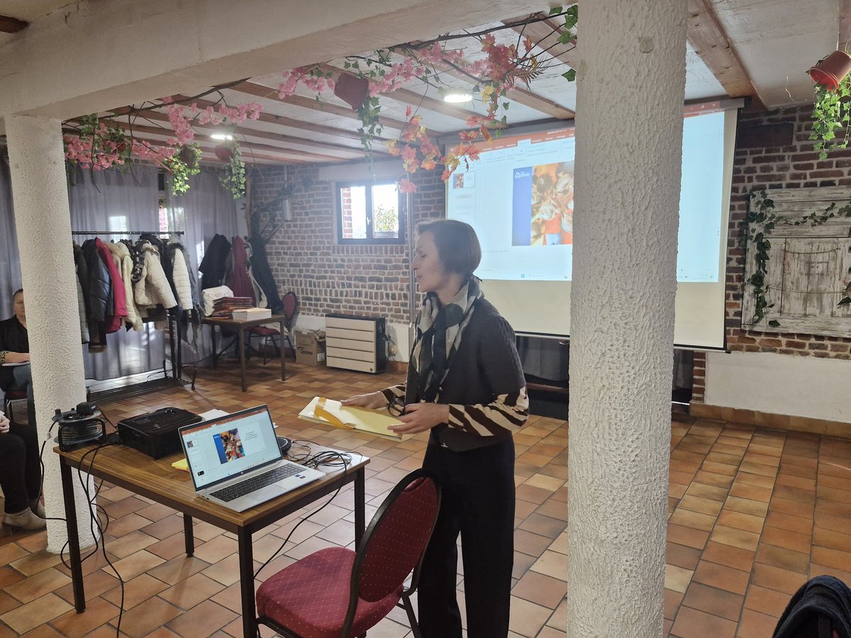 AFrehaut's tweet photo. En Pays de Mormal.
Le Relais Petite Enfance, une journée destinée aux professionnels de la petite-enfance. Une matinée thématique autour de l'enfant s'est déroulée ce 22-11. La présence d'Estelle RIBAUCOUR a été appréciée, l'accompagnement de la CAF  est un véritable moteur. https://t.co/Y6csWNLJOH