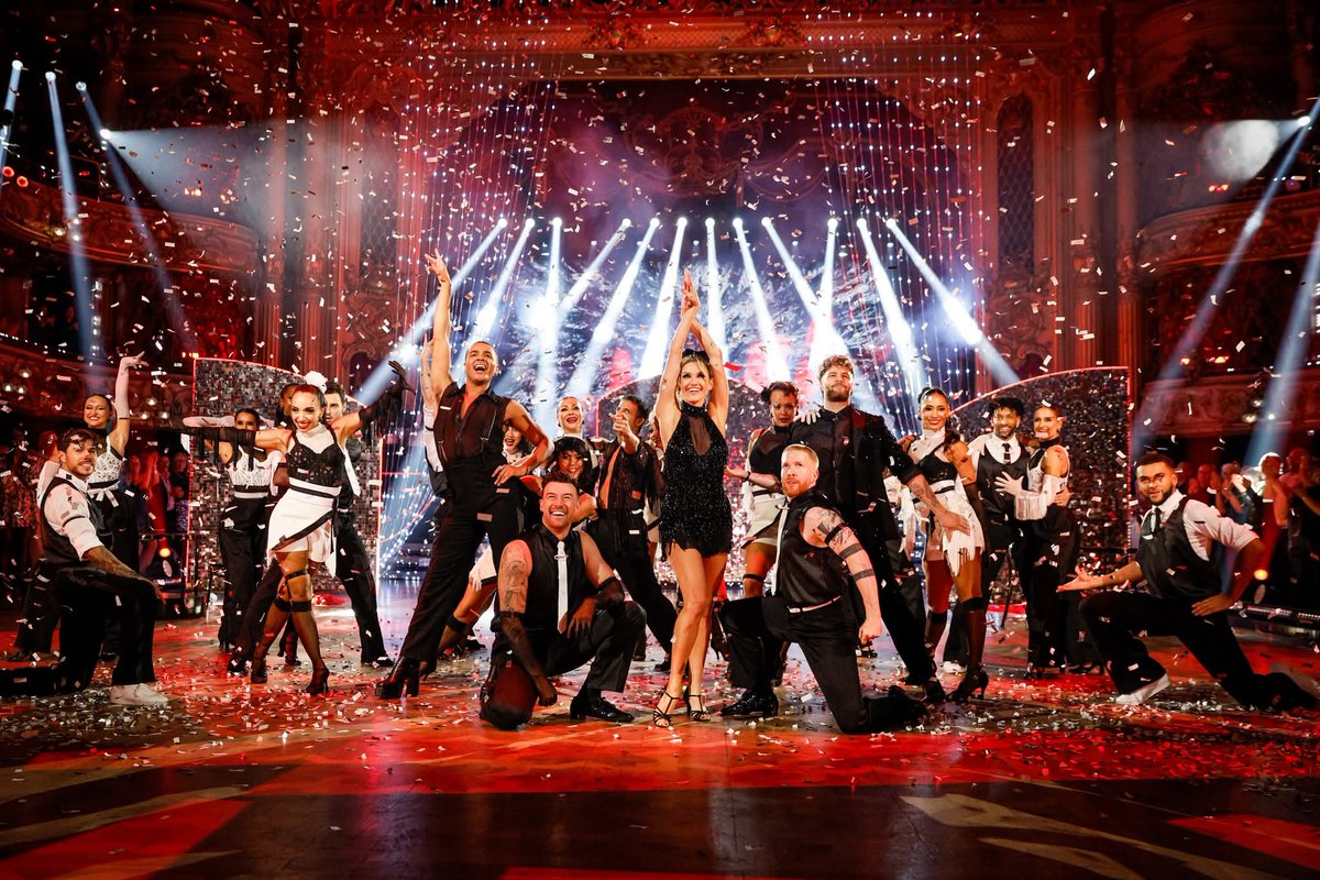 First look at our <a href="/JayMcGuiness/">Jay McGuiness</a>'s return to the #Strictly dancefloor after 10 years 🕺💃 The best to ever do it! ❤️