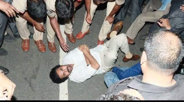 BHARATH13838808's tweet image. Kbhp lo oka lanja 100 thakuva echaru ani road Medha padi gola gola chesindi police lu vachina koda 
#pawanism