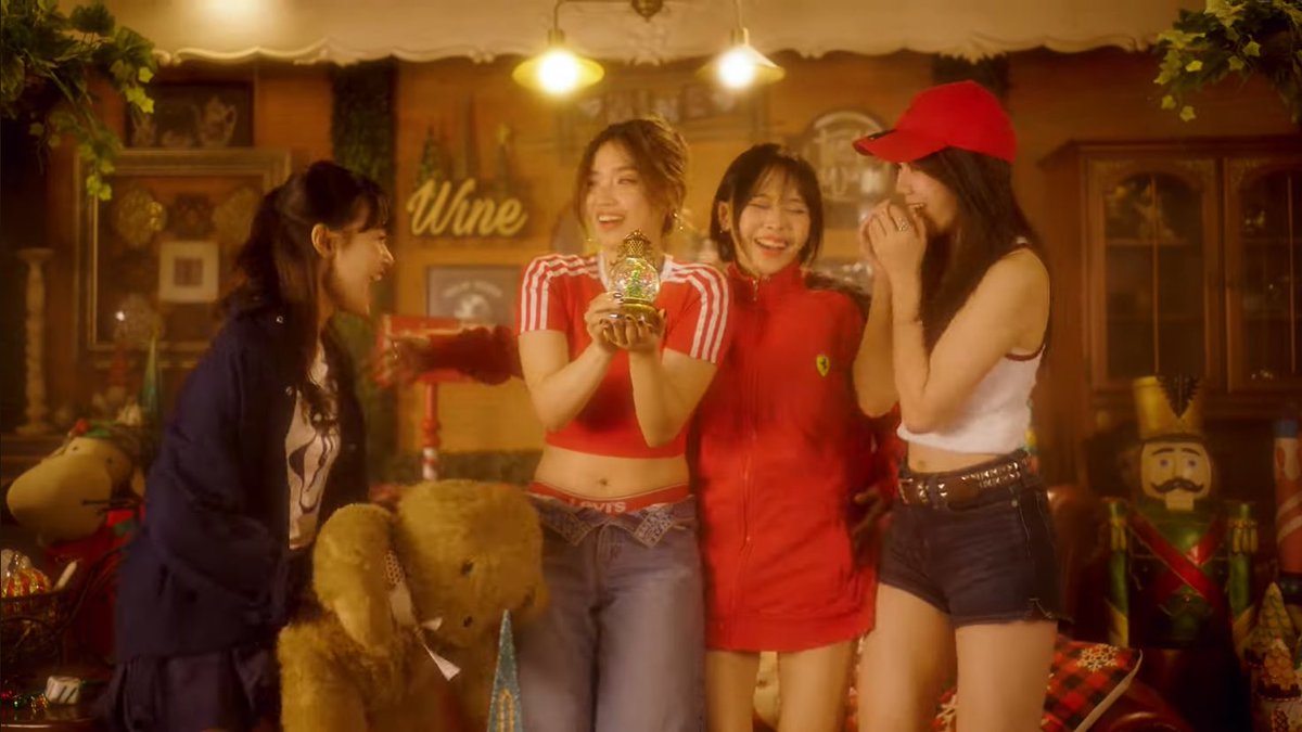 QUADLIPS has released the music video for ‘Love Letter.’

Watch: youtu.be/4nVYAIC4wQ0