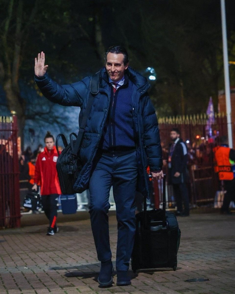 🚨 — استون فيلا خلال الموسم الحالي :

❌ غادر الدور الاول من كأس الرابطة 

✅ 9 نقاط من 12 في الدوري الاوروبي

✅ 21 نقطة من اصل 36 في البريميرليج