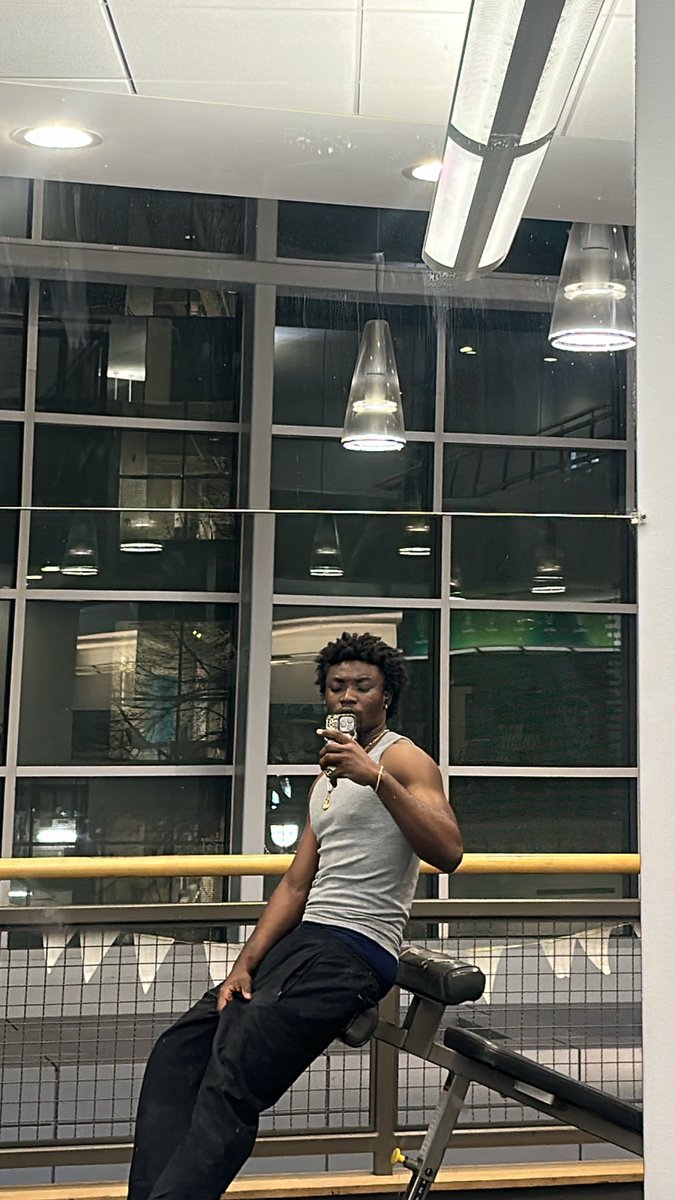 tayyyyyyoo's tweet photo. Random 🗑️ https://t.co/yrq4IYlizT