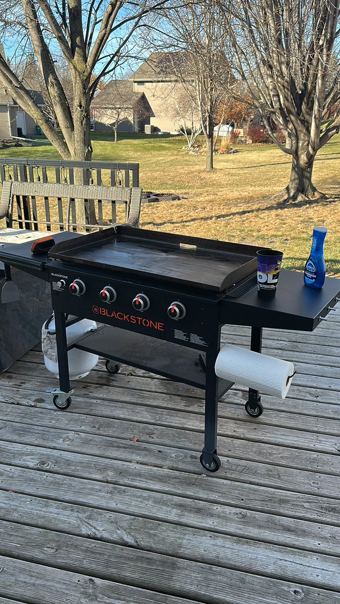 BrandonGoof's tweet image. Deep clean &amp;amp; reseasoning before Gameday breakfast!!! #Skol