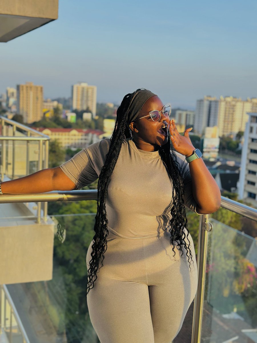 BeccaAquarian's tweet image. Your 3slides 🌚🩶
#sundayvibes