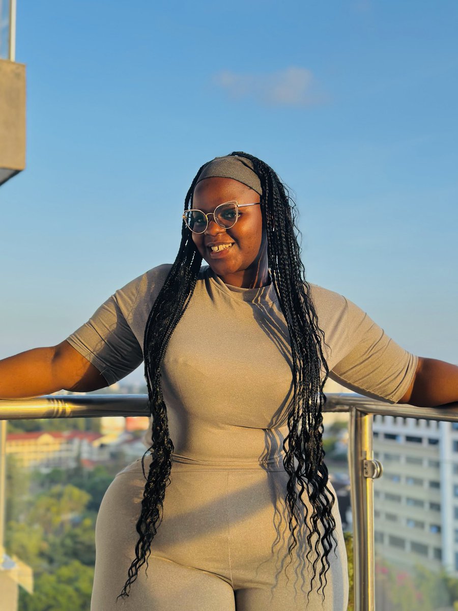 BeccaAquarian's tweet image. Your 3slides 🌚🩶
#sundayvibes