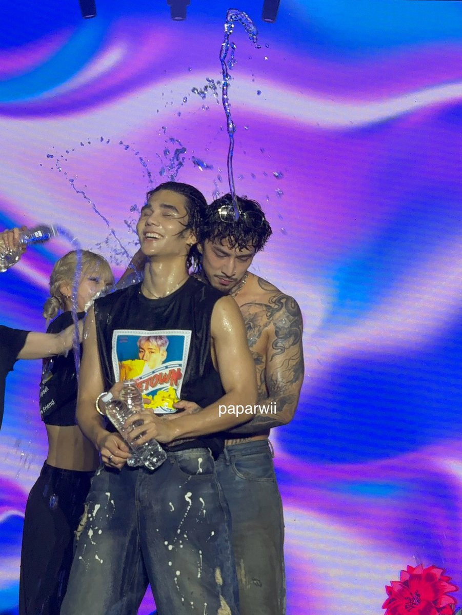 paparwii's tweet image. คืออ…กุถ่ายไรมา5555555555
เราขอโทดดด5555555555555😂

#Timethai #Jeffsatur 
@TIMETHAISNIPER @jeffsatur #BamBamHOMETOWNConcertDay2