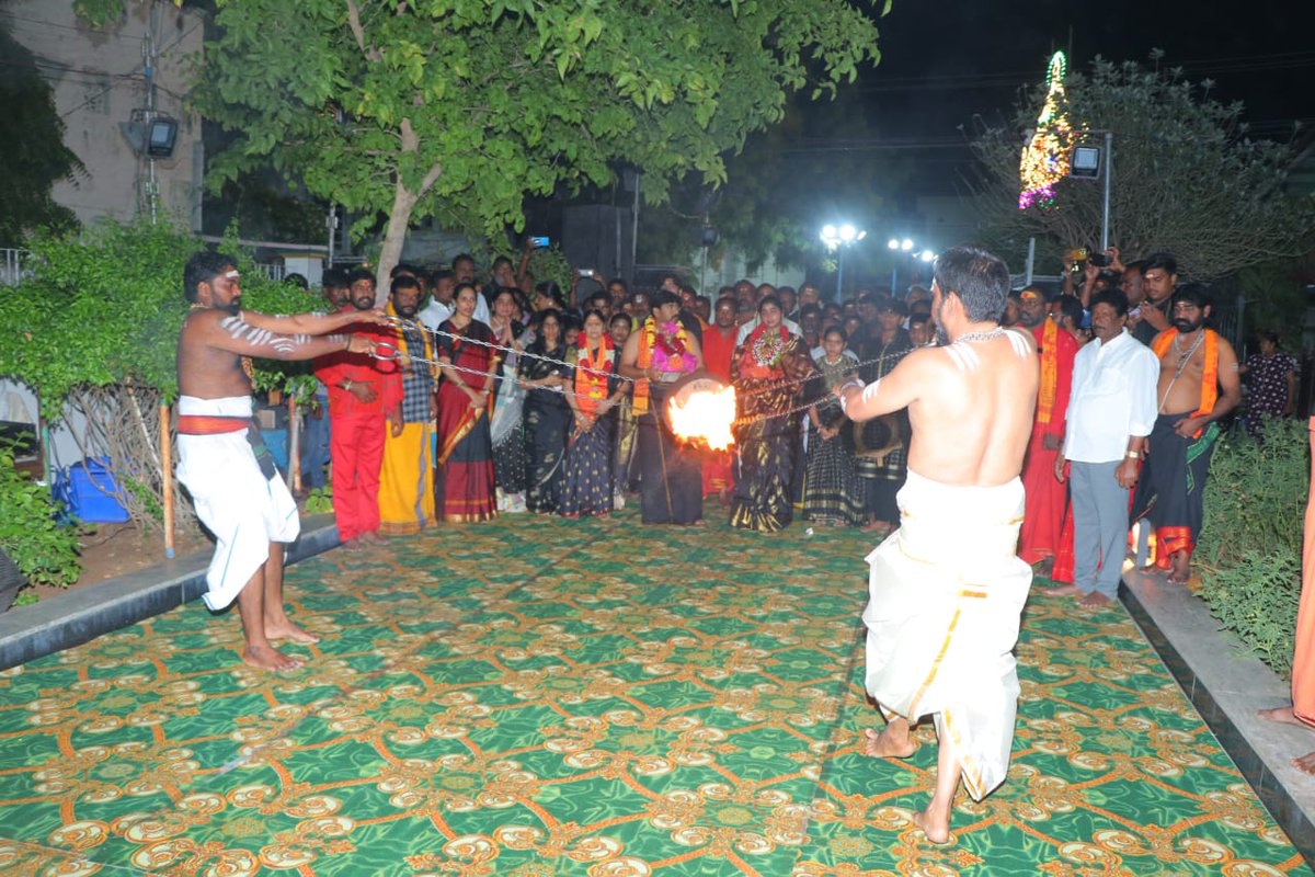 mlasivanna's tweet photo. చీమకుర్తి మా స్వగృహం నందు అయ్యప్ప స్వామి అఖండ పడిపూజా మహోత్సవ కార్యక్రమం. https://t.co/HJeNffJZ2g