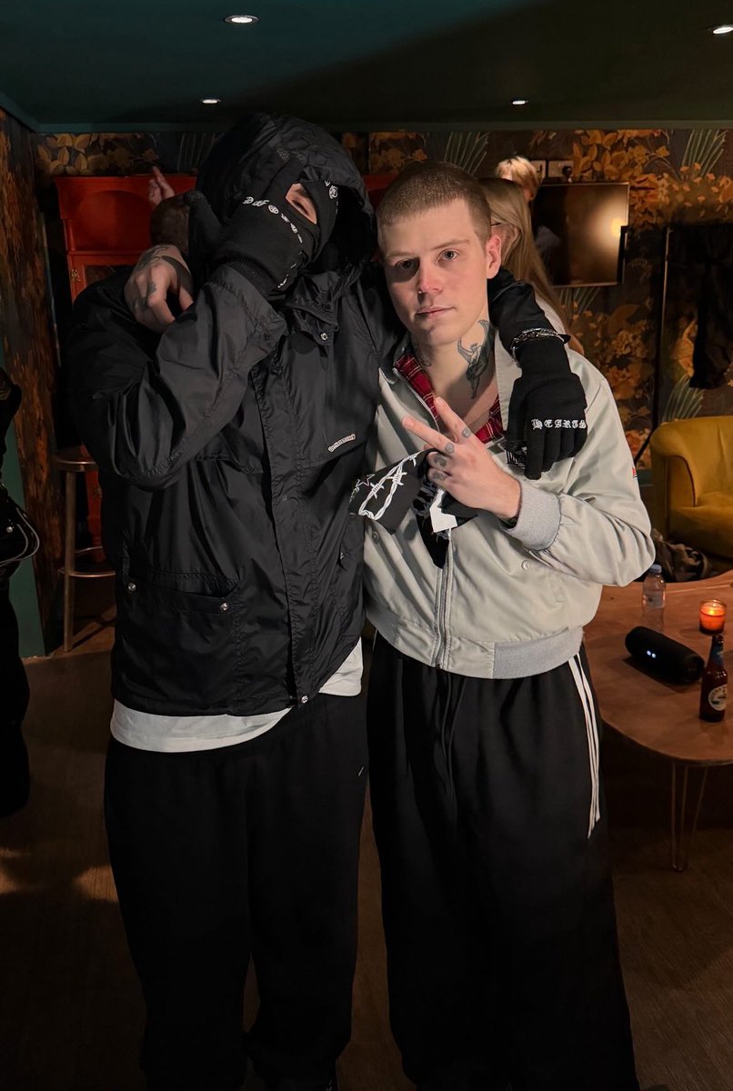 jjfinns's tweet photo. EsDeeKid x Yung Lean https://t.co/xsbzMwT5zx