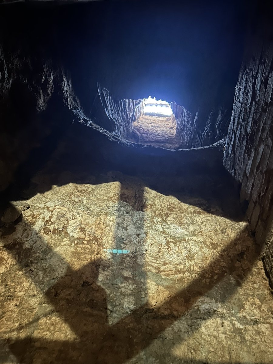 Hoy hemos estado conociendo un poco más Simancas. La iglesia del Salvador, el archivo , el casco histórico y una de las bodegas , en este caso de las Tercias,que desde ABHS, la asociación de bodegas de Simancas están tratando de visibilizar #simancas #patrimonio #bodegas