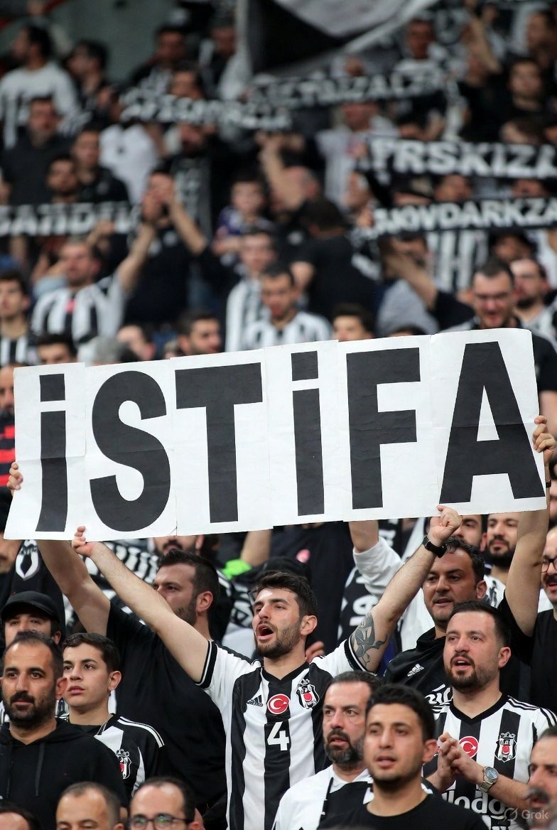 Yine yeniden Ndidi! 

Daha kaç maçı çöp edecek acaba? 
Bugün de Cengiz üzerinden takımın cellatı oldu. 

Rafa ve Orkun yoksa, bu takım 2 tekeri patlak araç gibi uçurumdan düşmemeye tutunur ancak! 

Cerny, Toure, Abraham bana evimdeki Samsun maçını bile çözemiyorsa, hangi maçı