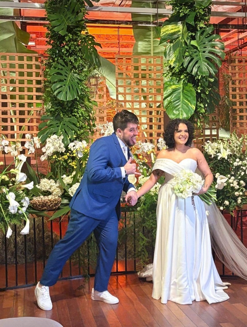 teusimoni's tweet image. casei com uma mocinha que conheci no twitter