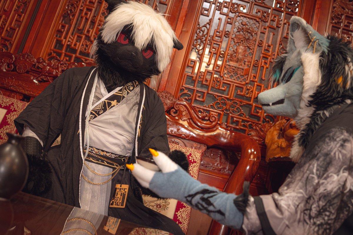 kurotsuki0228's tweet image. 連袂問劍正陽山，一人出劍祖師堂，一人兵解在人心

毛裝:夜行工作室              
攝影:韜光、羊騎、伊魯     
文案:改自劍來
Feat:凡凡